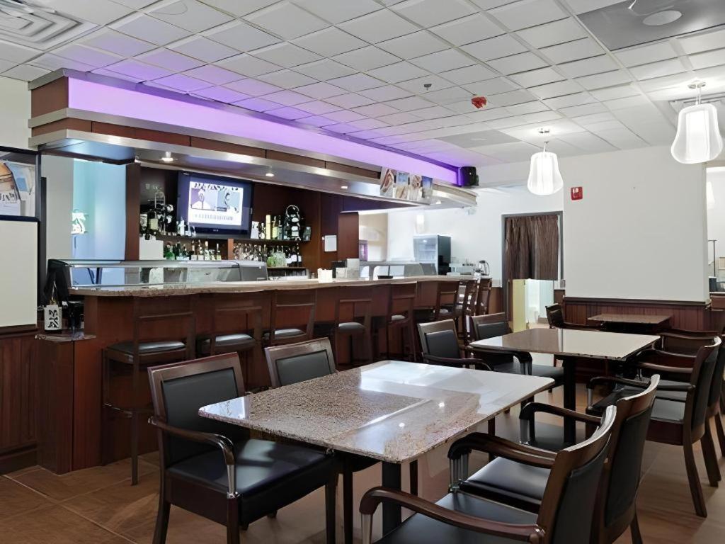 Comfort Inn&Suites Watford City Eksteriør bilde